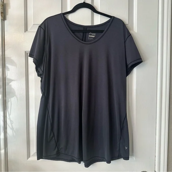 Old Navy Active Go-Dry Athletic Scoop neck Tshirt - Picture 2 of 8